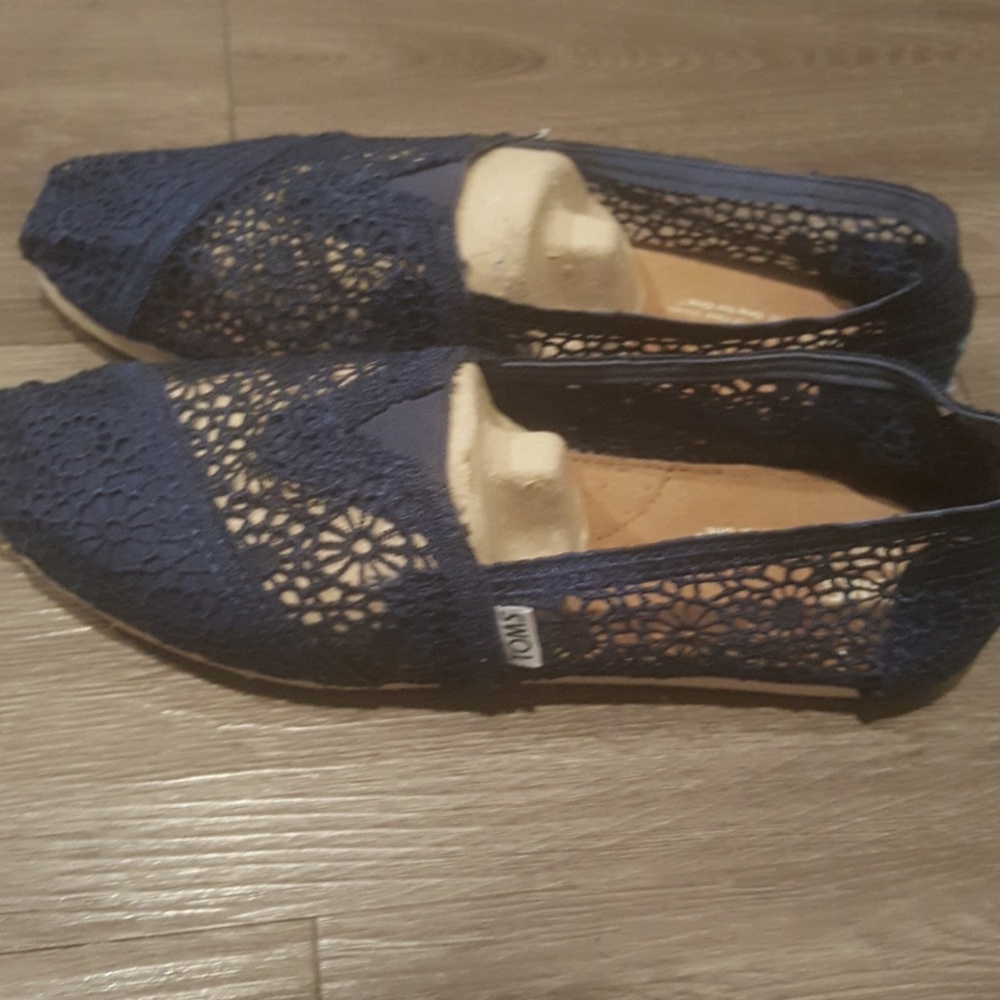 Blue Toms